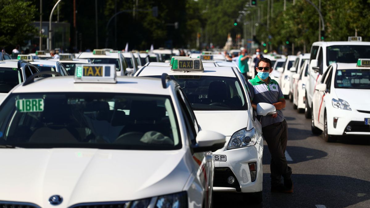 Los taxistas se ahogan con la subida de la gasolina: "Pago un 65% más que hace un año"