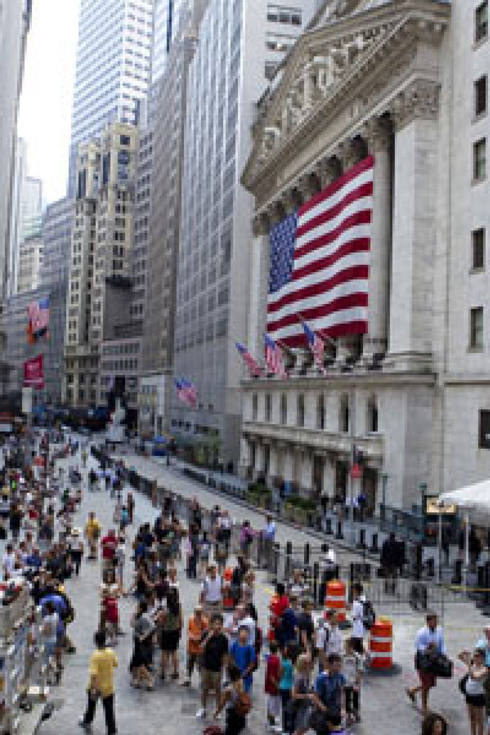 Foto: Las ventas se imponen en Wall Street mientras oro y crudo tocan máximos