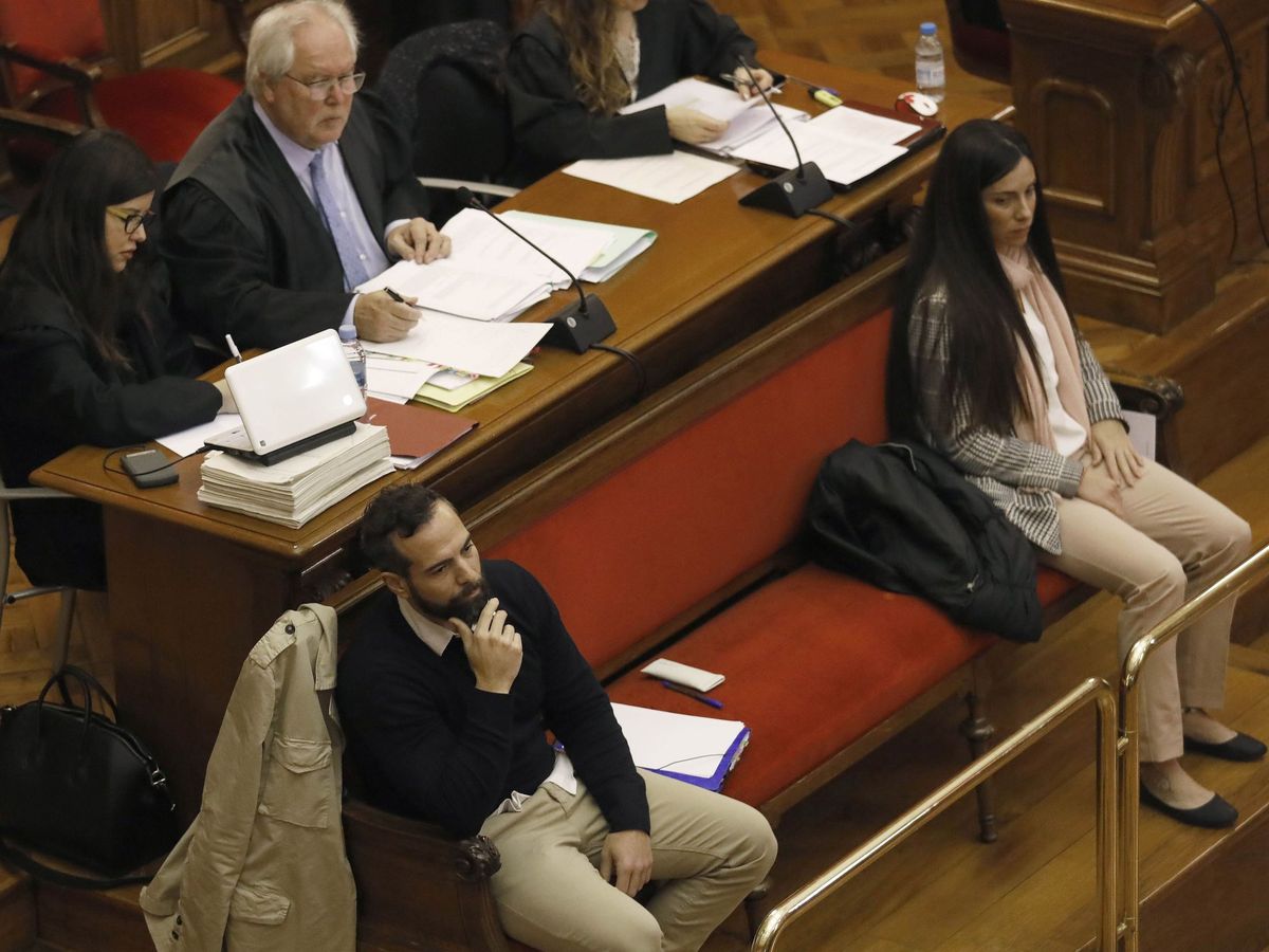 Foto: Rosa Peral en el juicio por el "crimen de la Guardia Urbana". (EFE/Andreu Dalmau)