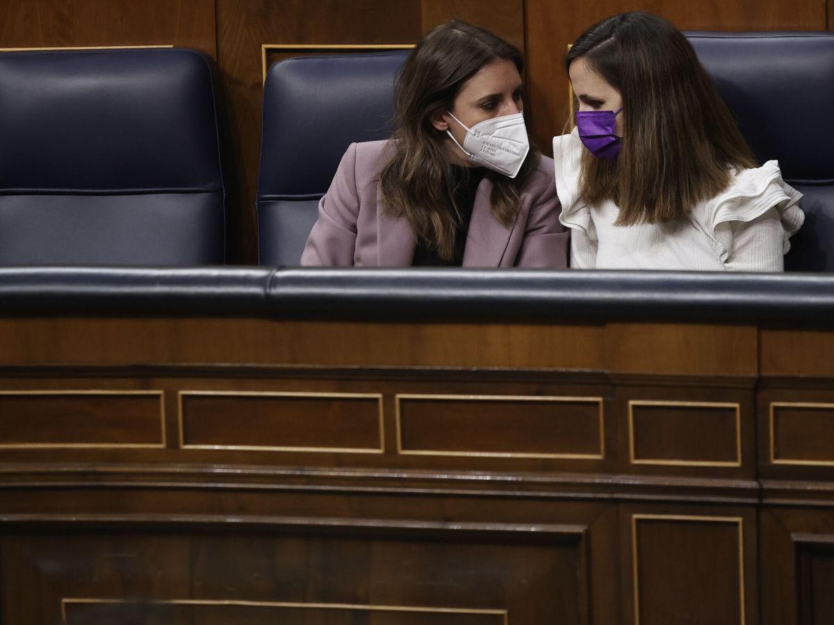 Foto: Montero y Belarra, ministras de Podemos, en el Congreso. (EFE) 