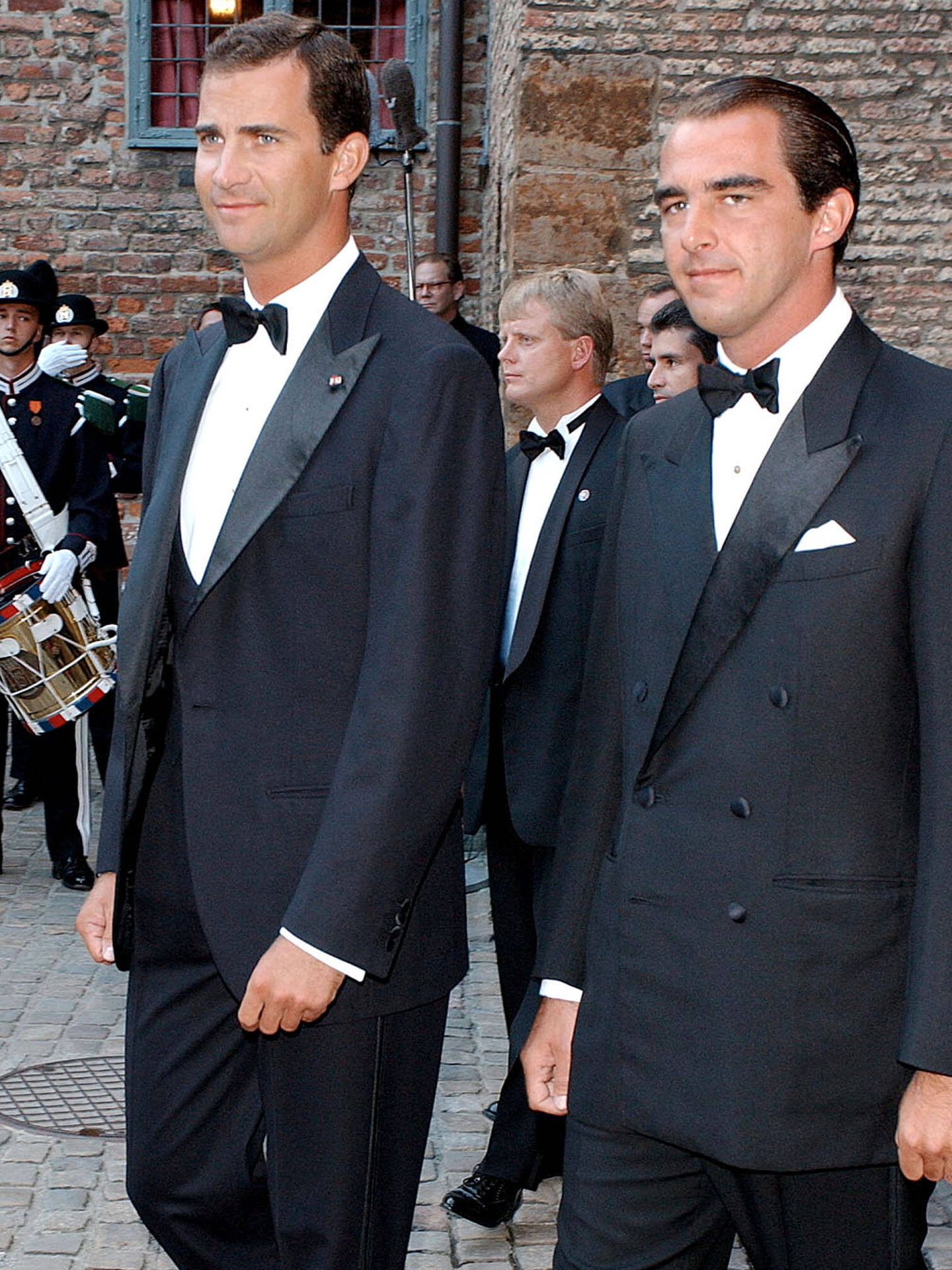 El entonces príncipe Felipe y Nicolás de Grecia, su primo, en una imagen de archivo de 2001. (Getty/Harvey)