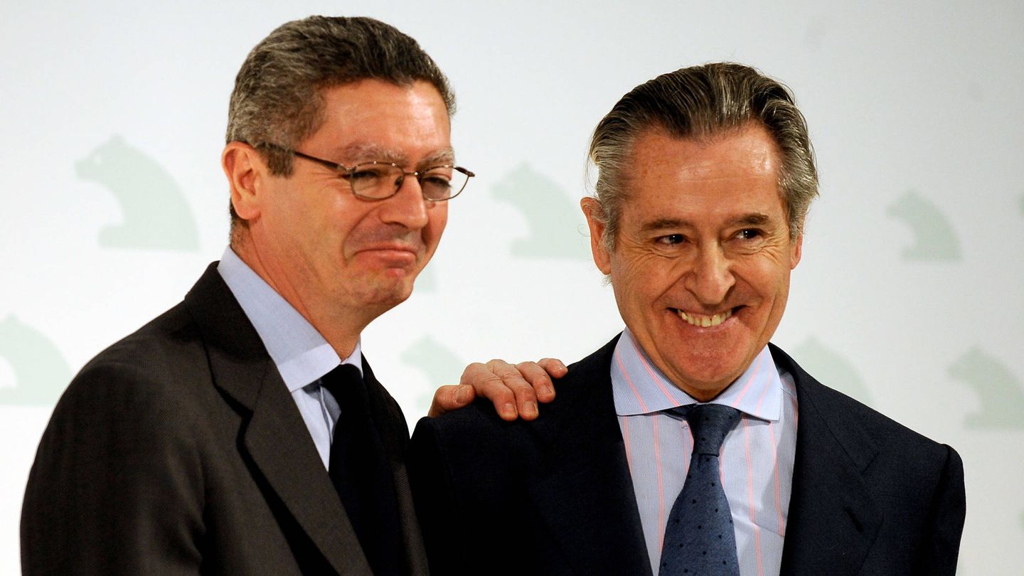 Alberto Ruiz-Gallardón y Miguel Blesa, en 2009. (Getty) 