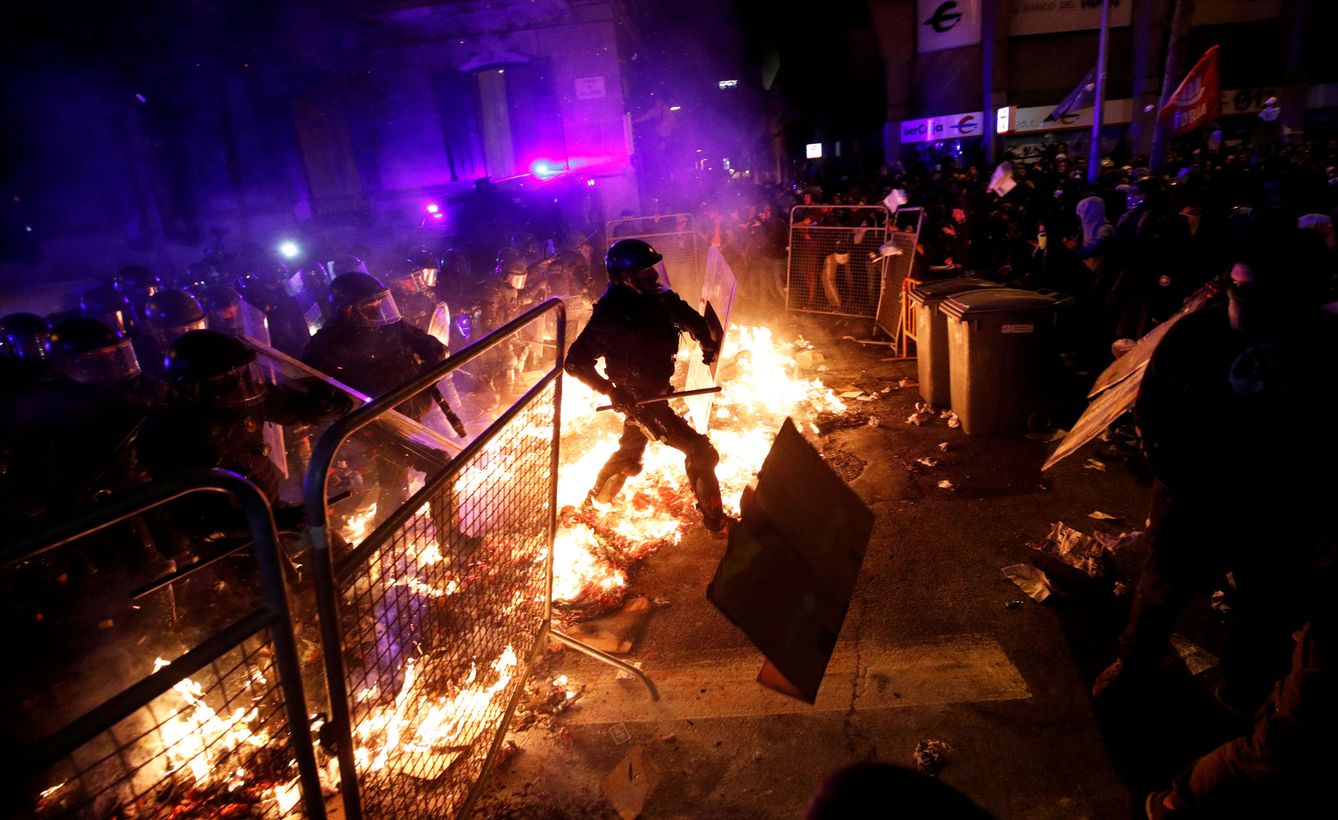 Pinche aquí para ver las imágenes de los disturbios en Barcelona.