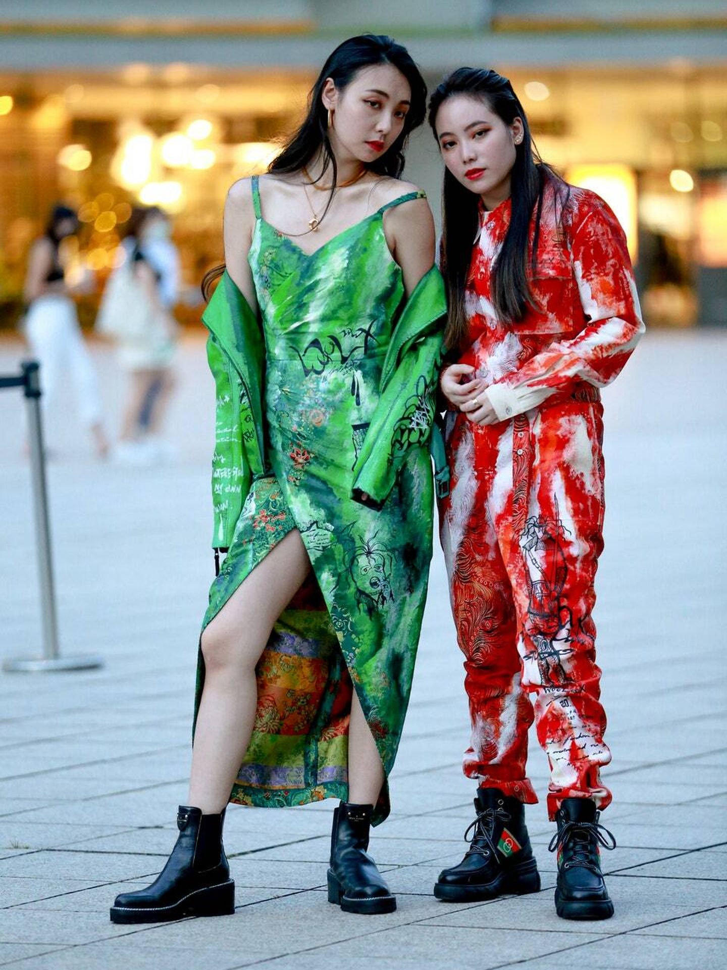 Fotos de David Chiu y Lee Shou Chih del street style de la Semana de la Moda de Taipéi 2022. 