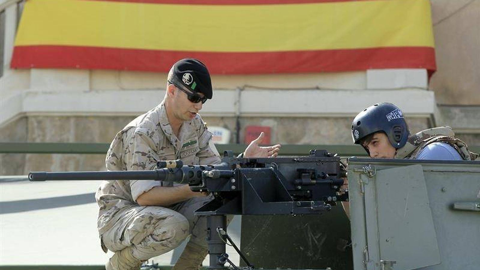 Foto:  Unos militares en Barcelona. (EFE)