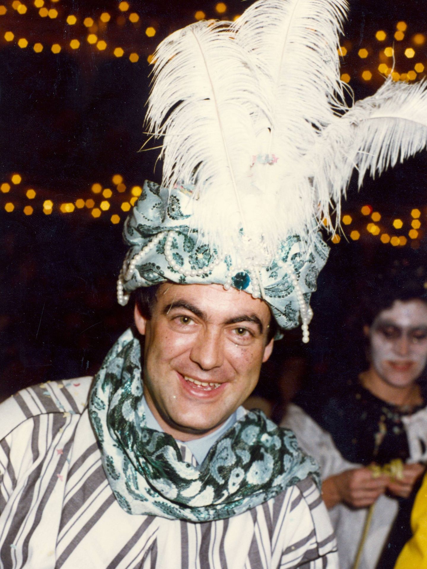 José Bono, en el carnaval de Cádiz en febrero de 1987. (Cortesía de José Bono)