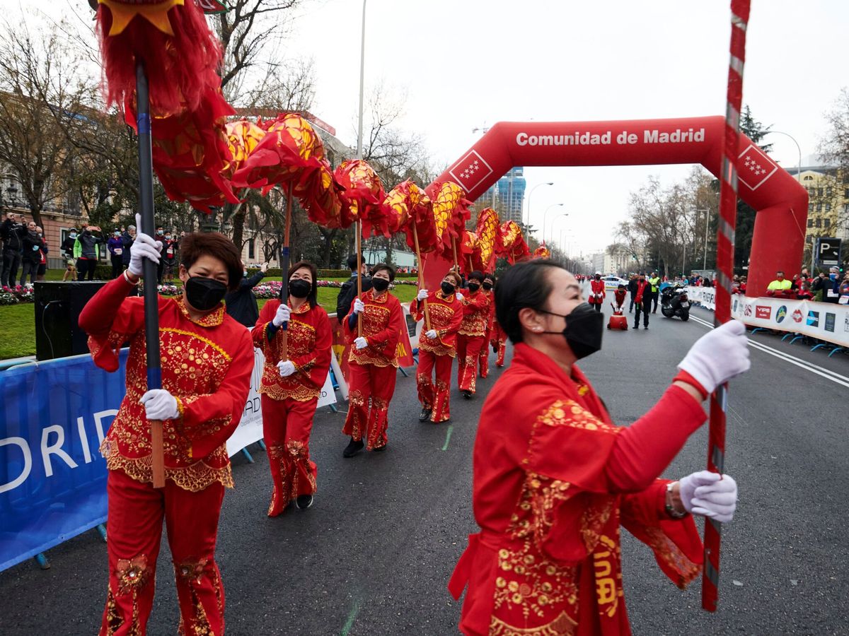 Foto: Carrera de la Primavera para celebrar el Año Nuevo chino. (EFE/ Luca Piergiovanni)