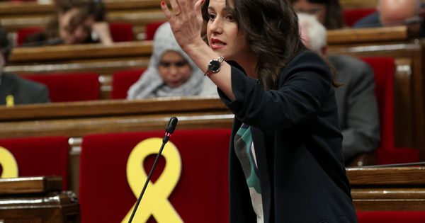 Foto: Inés Arrimadas en el Parlament de Cataluña (Reuters)