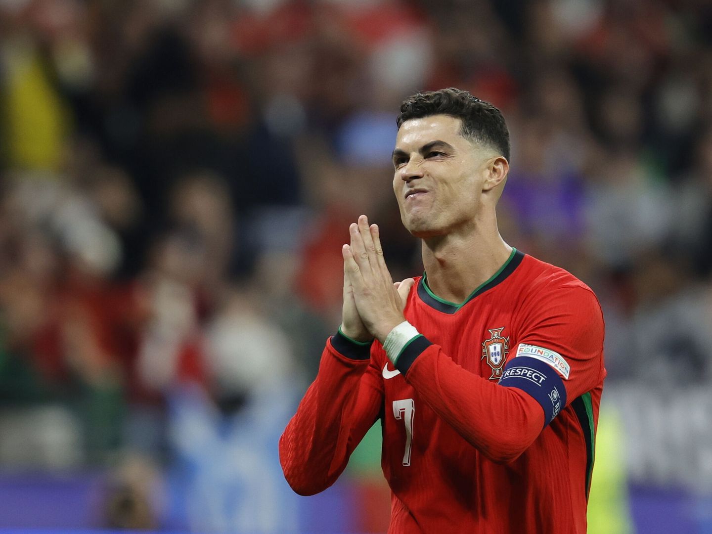 Cristiano Ronaldo pide perdón a la afición de Portugal. (EFE/EPA/Ronald Wittek) 