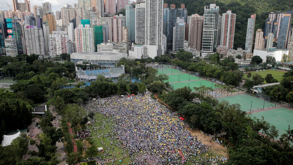 Cientos de miles de personas protestan en Hong Kong por la ley de extradición a China
