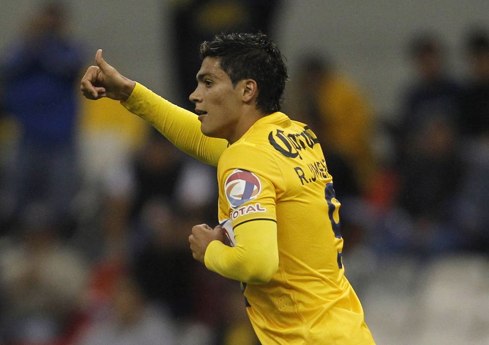 Foto: Raúl Jiménez celebra un gol con el Club América (Reuters).