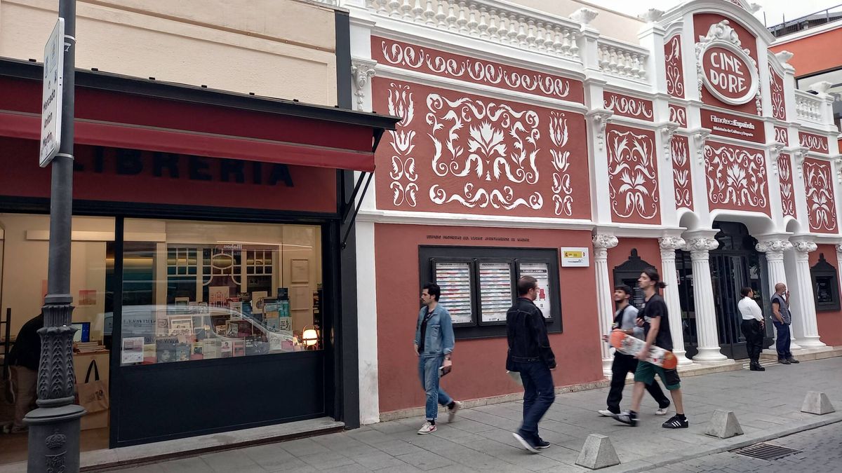 La Filmoteca vuelve a tener librería (y ahora se puede entrar desde la calle)
