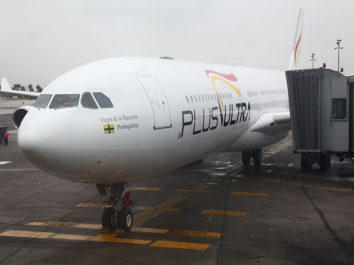 Foto:  Un avión de la aerolínea española Plus Ultra. (EFE)