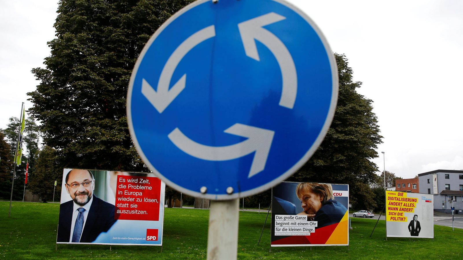 Foto: Carteles electorales de Angela Merkel (CDU) y Martin Schulz (SPD), en Bonn, Alemania. (Reuters)
