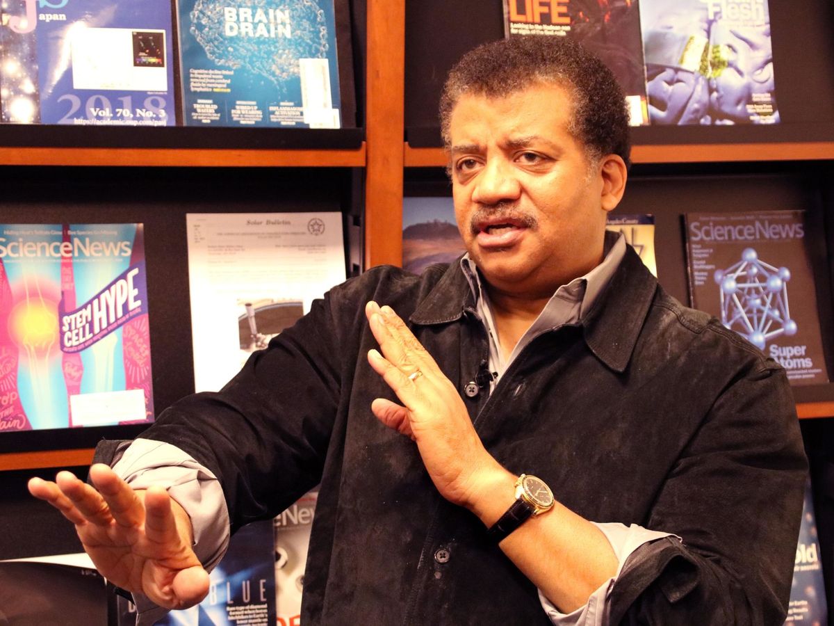 Neil deGrasse Tyson analisa a busca por vida extraterrestre como reflexo da existência humana