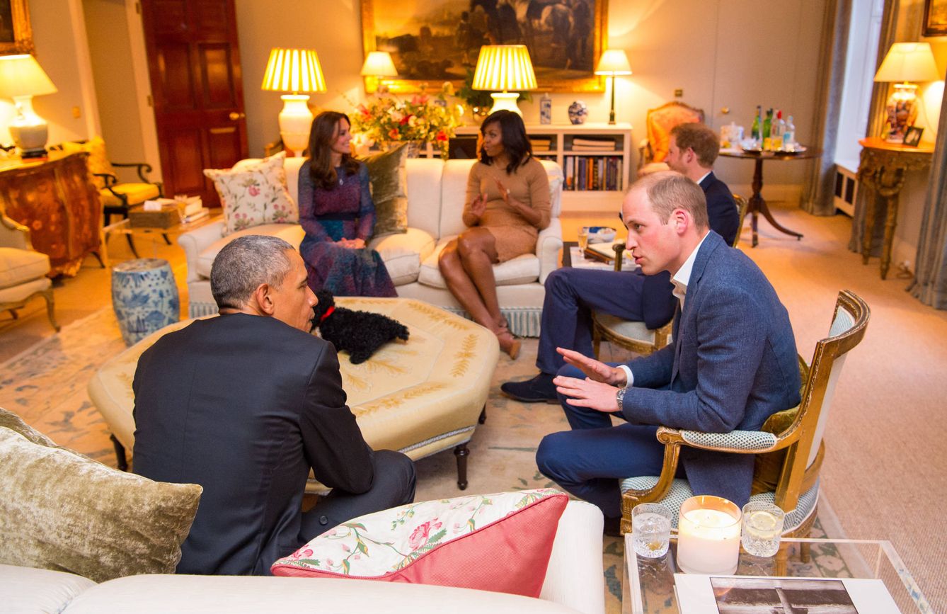 Los Obama, en el palacio de Kensington. (Getty)