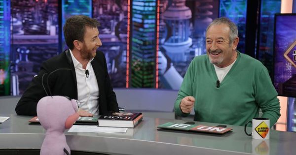 Foto: Karlos Arguiñano junto a Pablo Motos en 'El Hormiguero'. (Antena 3)