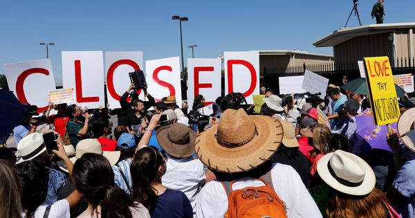 Foto: Protesta contra la separación de familias inmigrantes sospechosas de entrar ilegalmente en EEUU, en El Paso, en junio de 2018. (Reuters)