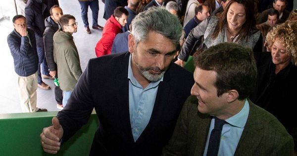 Foto: El diputado del PP por Huelva, Juan José Cortes, con Pablo Casado. (EFE)