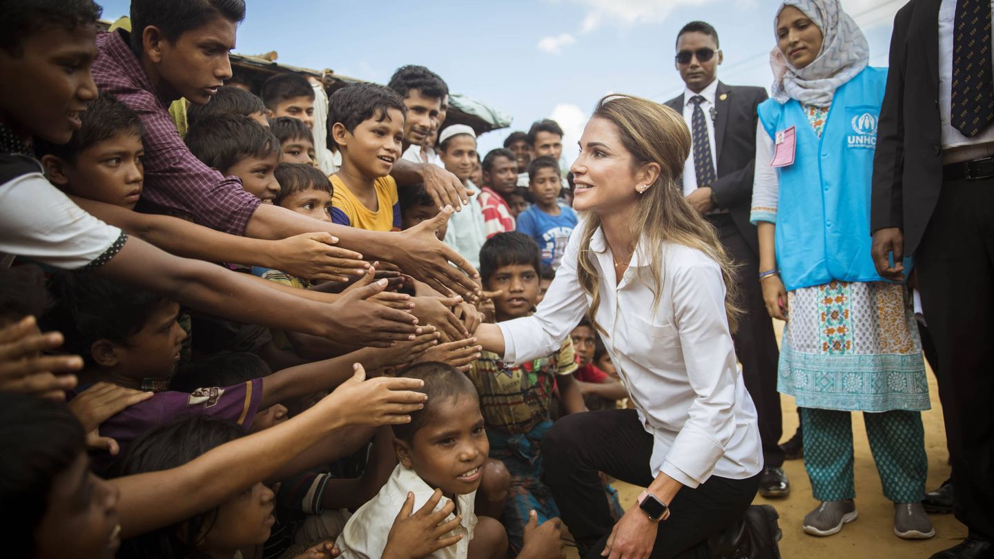 La reina, visitando a los refugiados rohingya. (Getty)