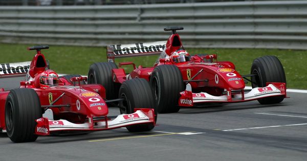 Foto: Imagen de los Ferrari con publicidad de Marlboro en el alerón. (Cordon Press)