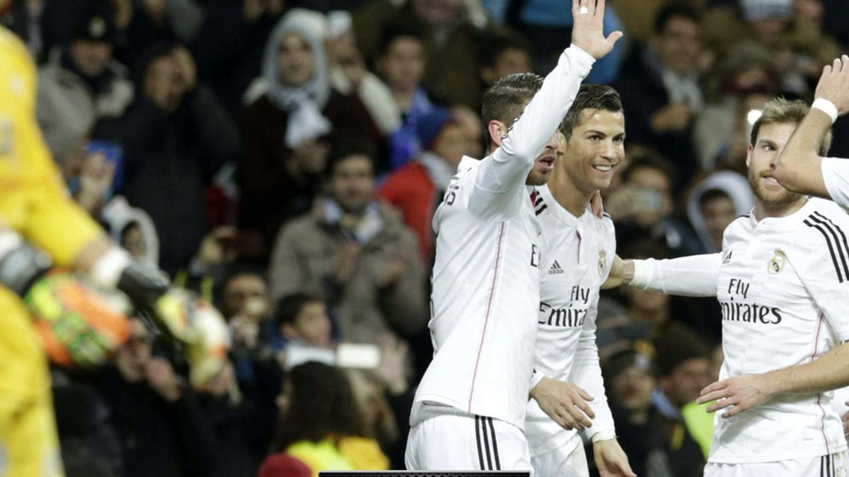 El Madrid iguala el récord de victorias de Rijkaard gracias a CR7 y un dudoso penalti