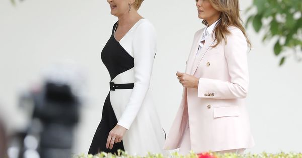 Foto: Melania Trump junto a la primera dama polaca. (EFE)