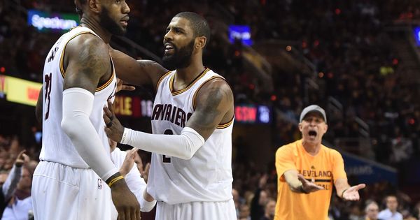 Foto: LeBron James y Kyrie Irving lideraron la histórica actuación de los Cleveland Cavaliers en el cuarto partido de la final de la NBA. (Reuters)