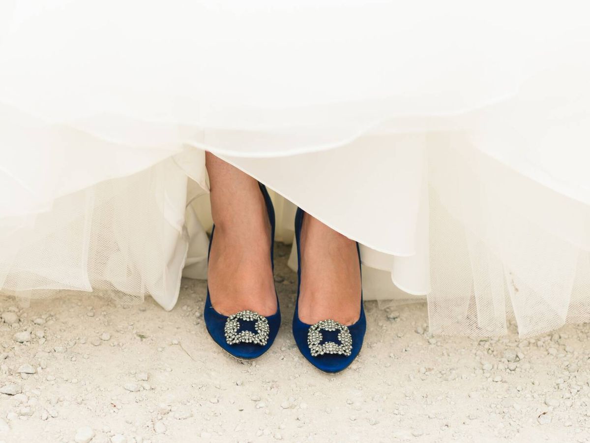Edad adulta En general Similar Novias con zapatos de color: la tendencia para atreverte en tu boda