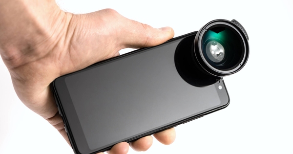Lentes para el móvil: cómo convertir tu 'smartphone' en una cámara  profesional por muy poco dinero