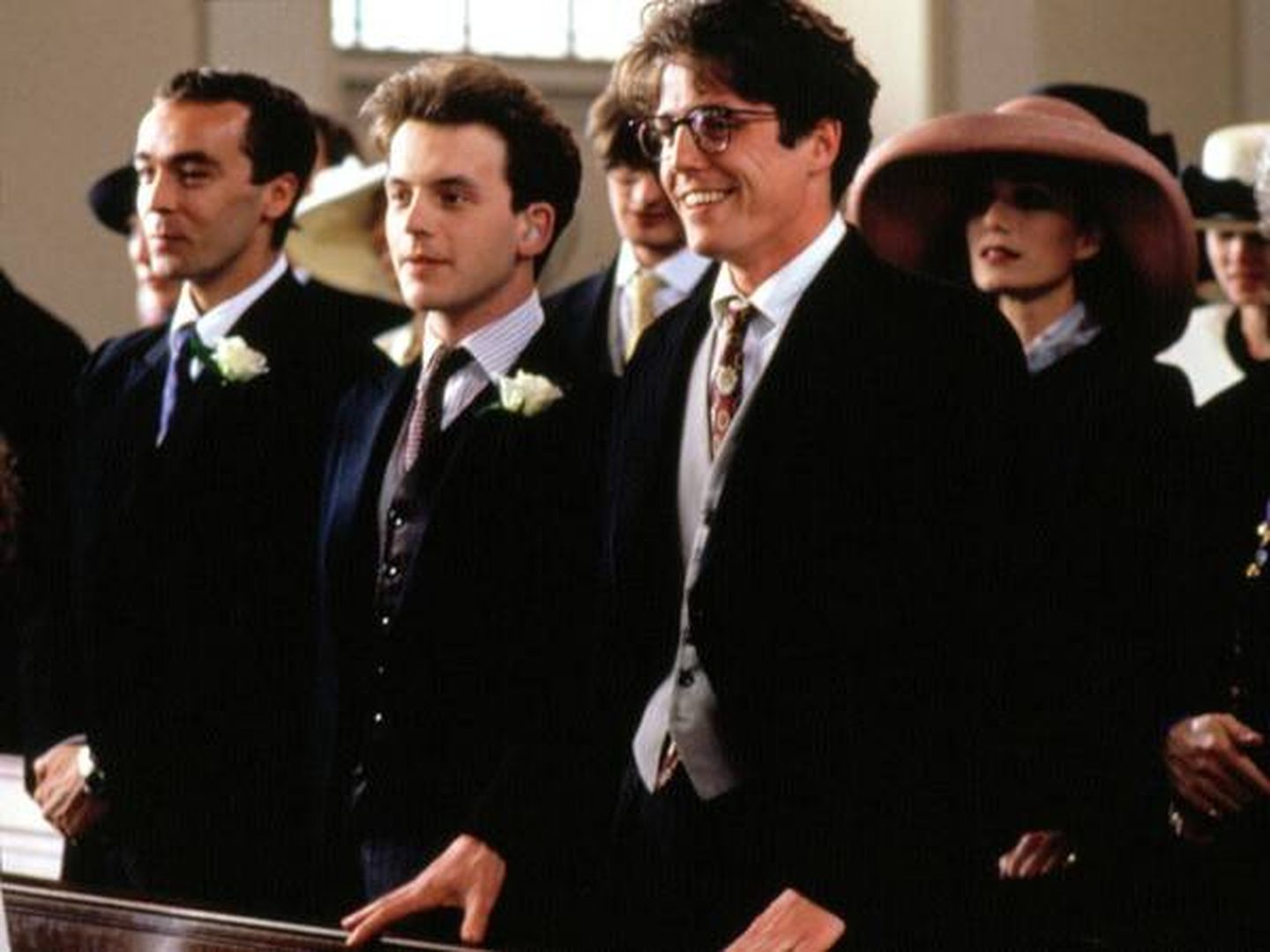 Imagen de la película 'Cuatro bodas y un funeral'.
