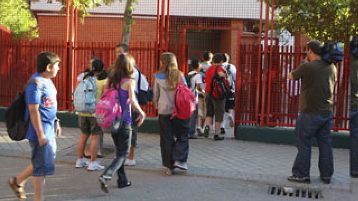 Sólo 70 de los 400 alumnos del instituto Isaac Albéniz de Leganés acuden a clase tras la reapertura del centro