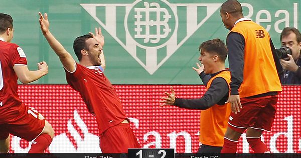 Foto: Iborra sentenció el derbi sevillano, marcando el gol definitivo y activando a su equipo cuando estaba dormido (EFE)