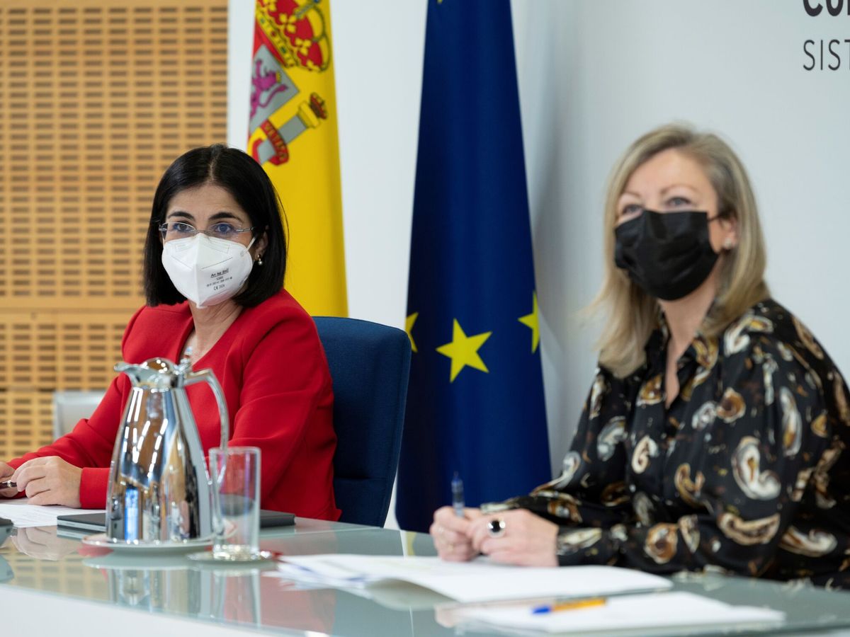 Foto:  La ministra de Sanidad, Carolina Darias (i), durante la reunión del Consejo Interterritorial del Sistema Nacional de Salud. (EFE/Pool Moncloa/Borja Puig)