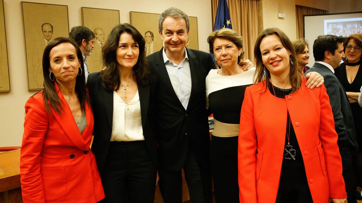 Zapatero reúne a sus ministros en una cena para homenajear a Alonso y Chacón