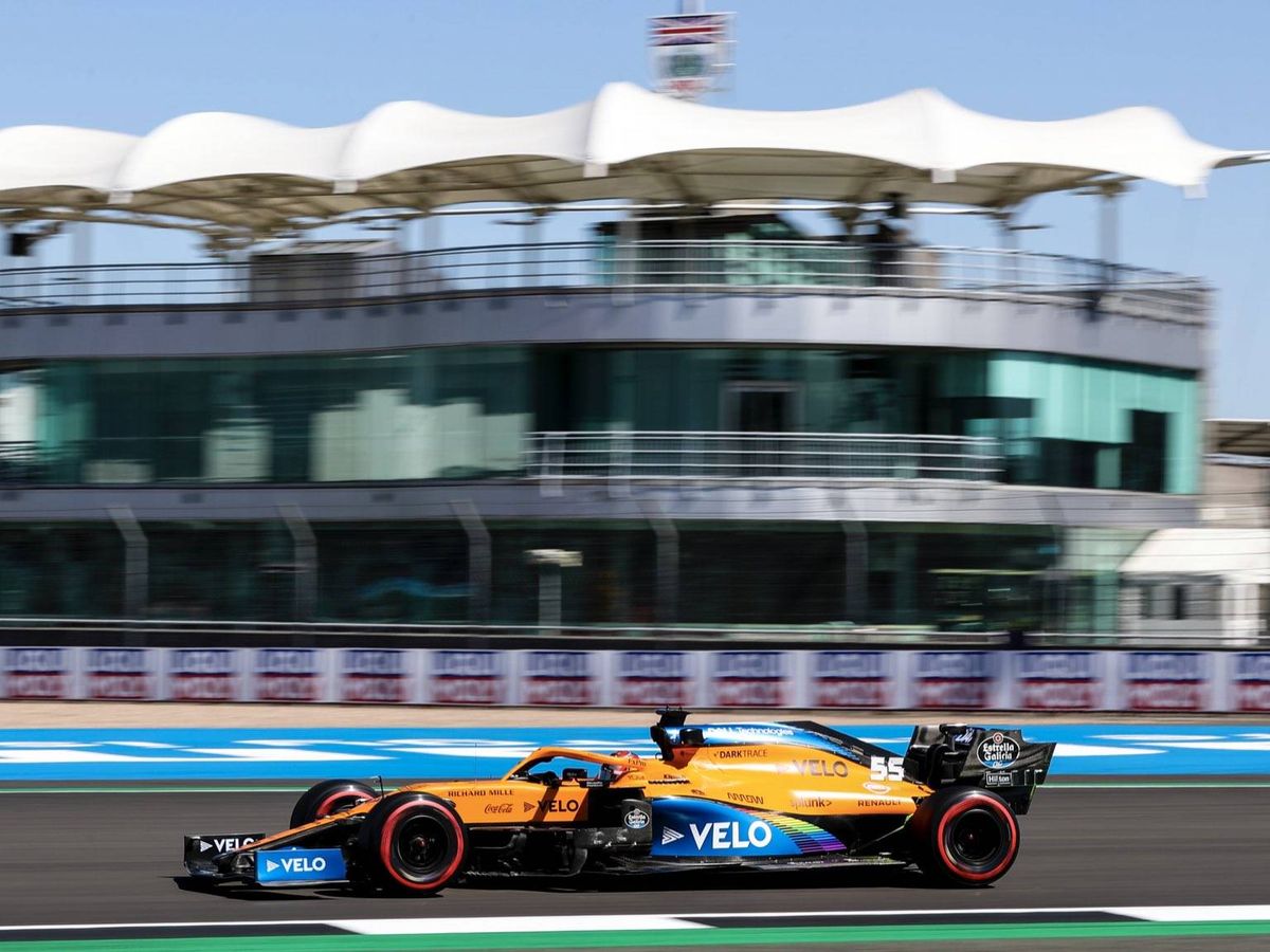 Foto: "Un fin de semana" diferente, señalaba Carlos Sainz ante los desafíos del GP "70 Aniversario" (McLaren)