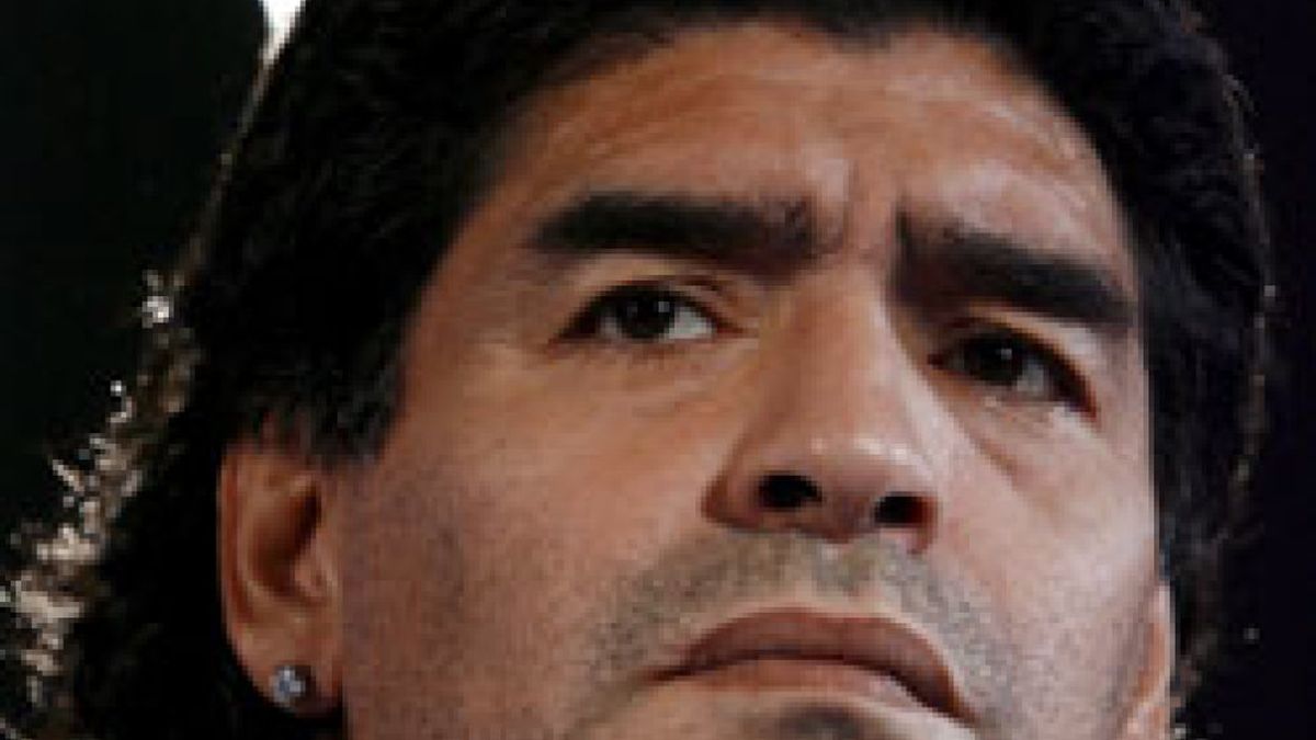 Maradona: "Que Riquelme no me ensucie"