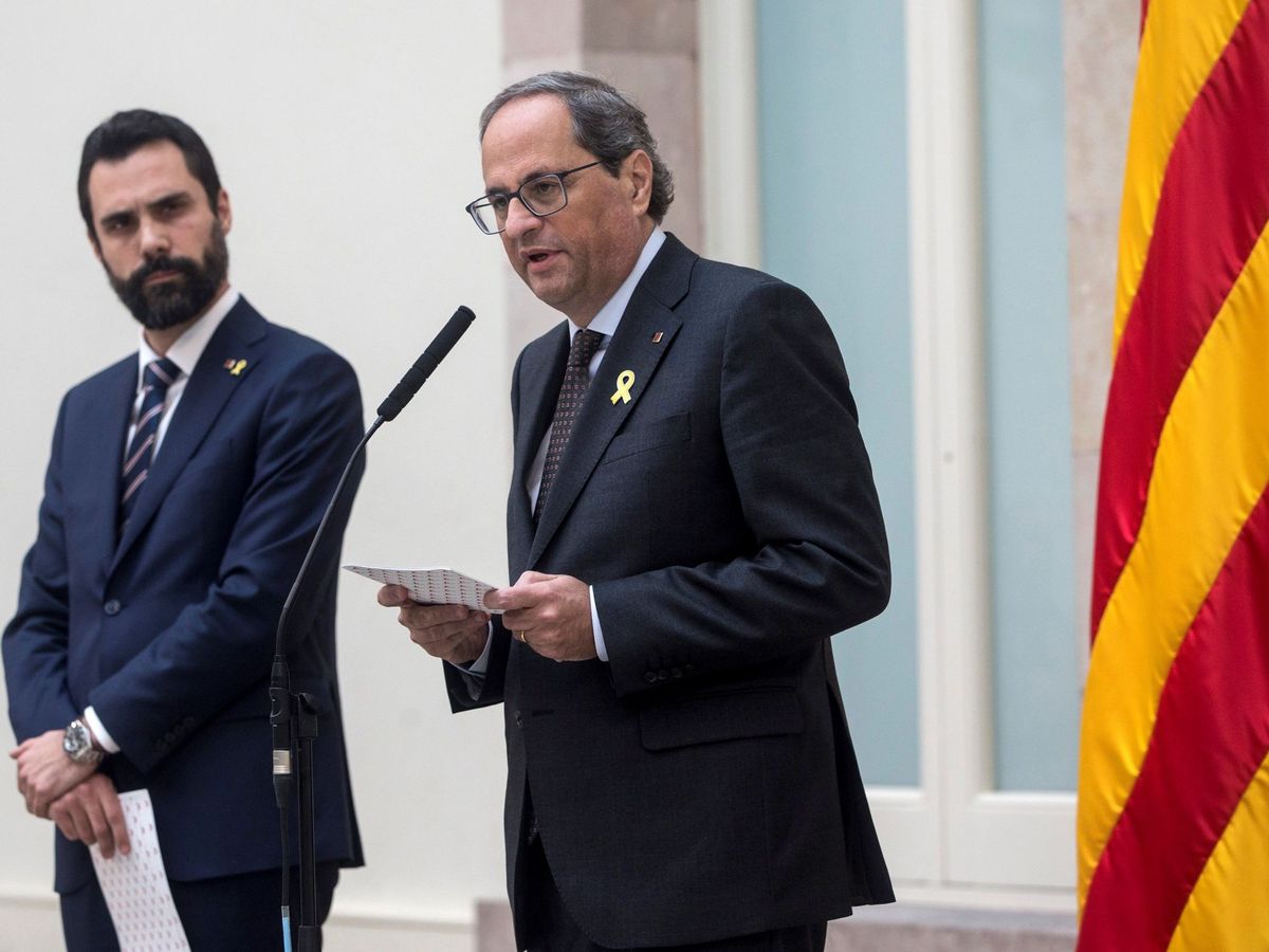 Foto: El presidente de la Generalitat de Cataluña, Quim Torra (d), y el del Parlament, Roger Torrent. (EFE)