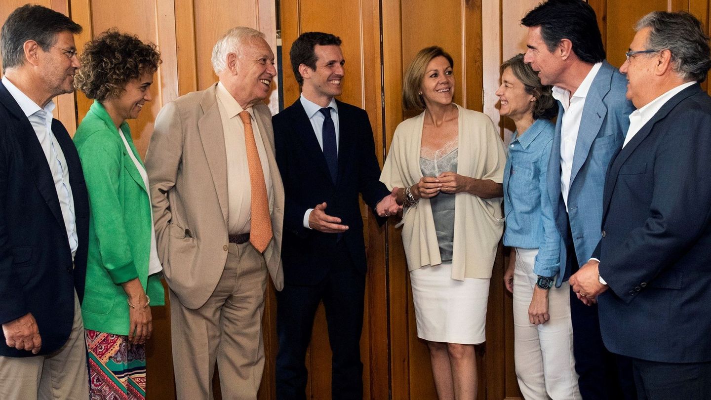Pablo Casado, en el almuerzo que mantuvo este jueves con varios exministros de Rajoy. (EFE)