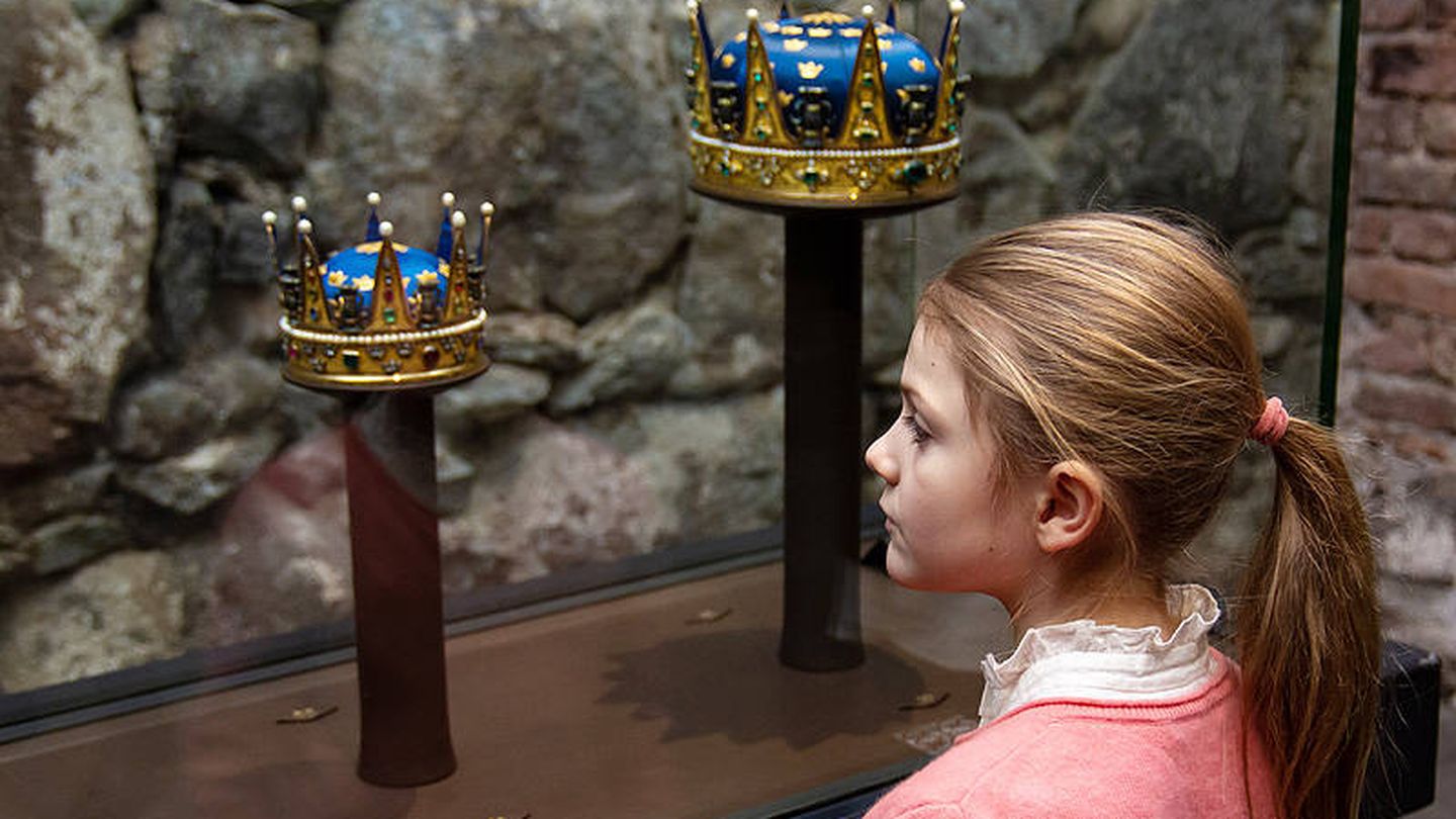 Estelle de Suecia durante la lección royal. (Henrik Garlöv/ Hovstaterna)
