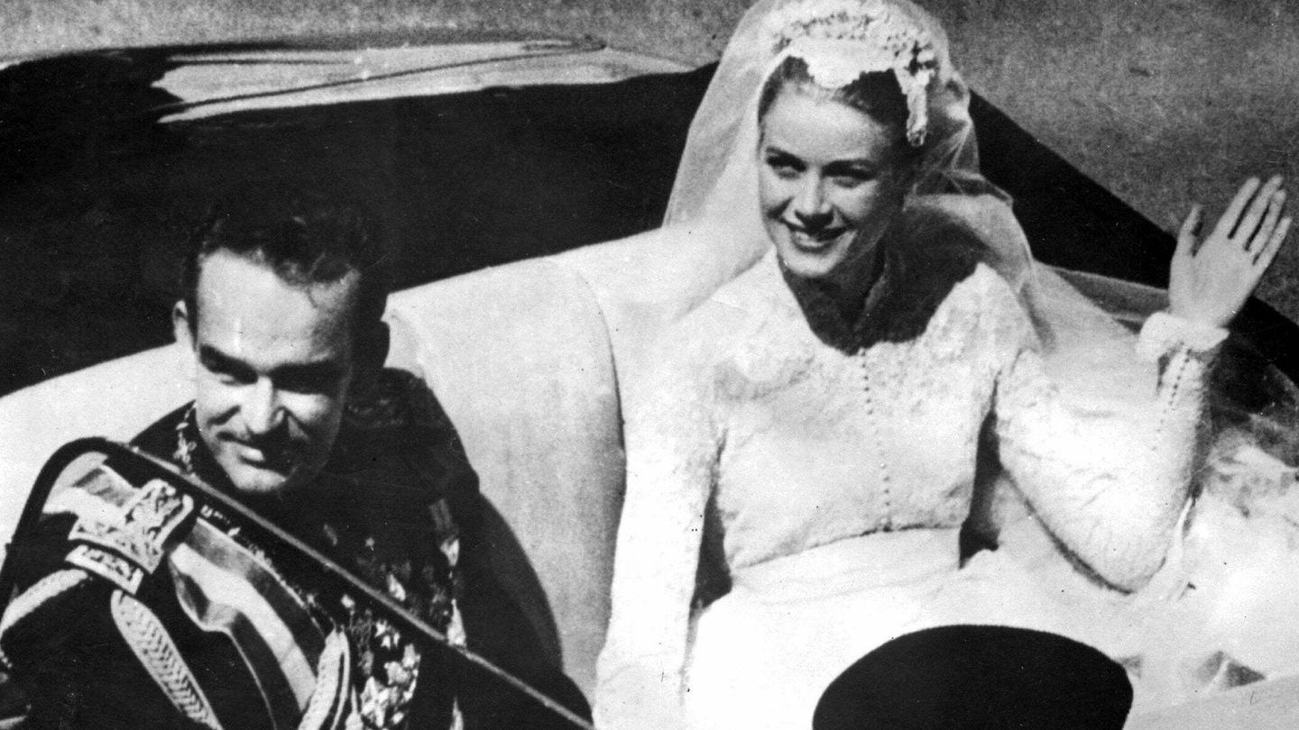 Grace Kelly y Rainiero, el día de su boda. (CP)