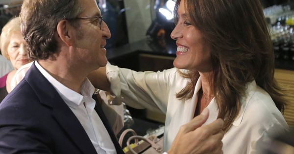 Foto: Eva Cárdenas felicita a Alberto Núñez Feijoo tras ganar las autonómicas. (EFE)