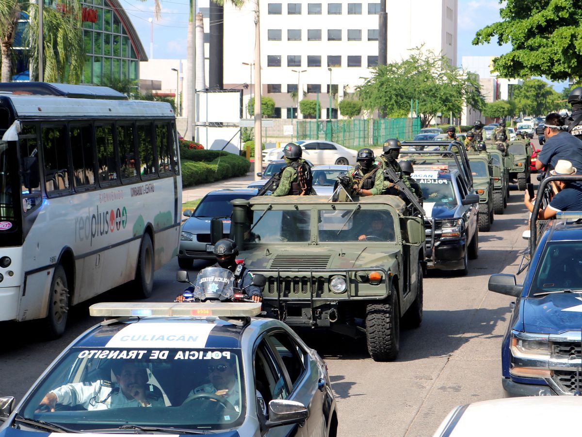 Foto: Imagen de archivo: Policía y Ejército Mexicano en Culiacan, Sinaloa. (Reuters)