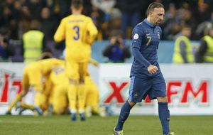 Ribery parece vulgar en una Francia que se tambalea frenta a Ucrania