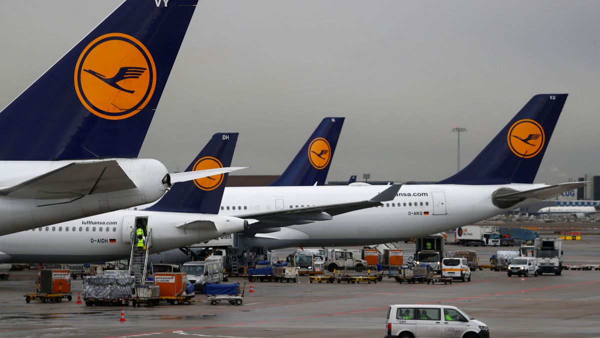 Lufthansa recorta sus previsiones y se desploma en bolsa un 12%