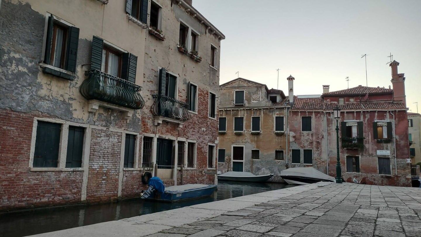 Canal detrás de la Scuola Grande di San Rocco, en Venecia (Marta Valdivieso)