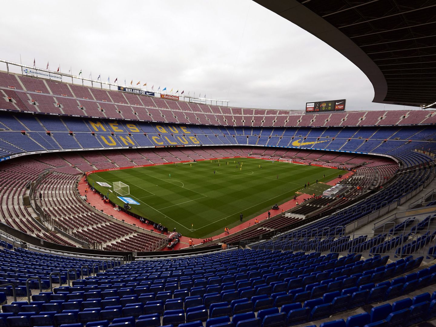 La imagen del Camp Nou vacío durante el Fc Barcelona-UD Las Palmas. (EFE)