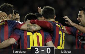 La versión maradoniana de Messi impulsa al Barcelona ante el Málaga