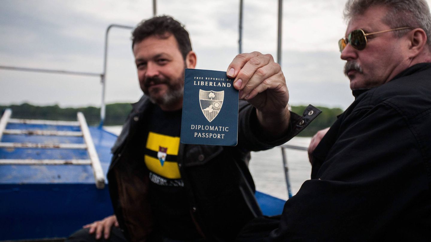 Pasaporte diplomático de Liberland. (Alamy/Zuma Wire/David Tesinsky)
