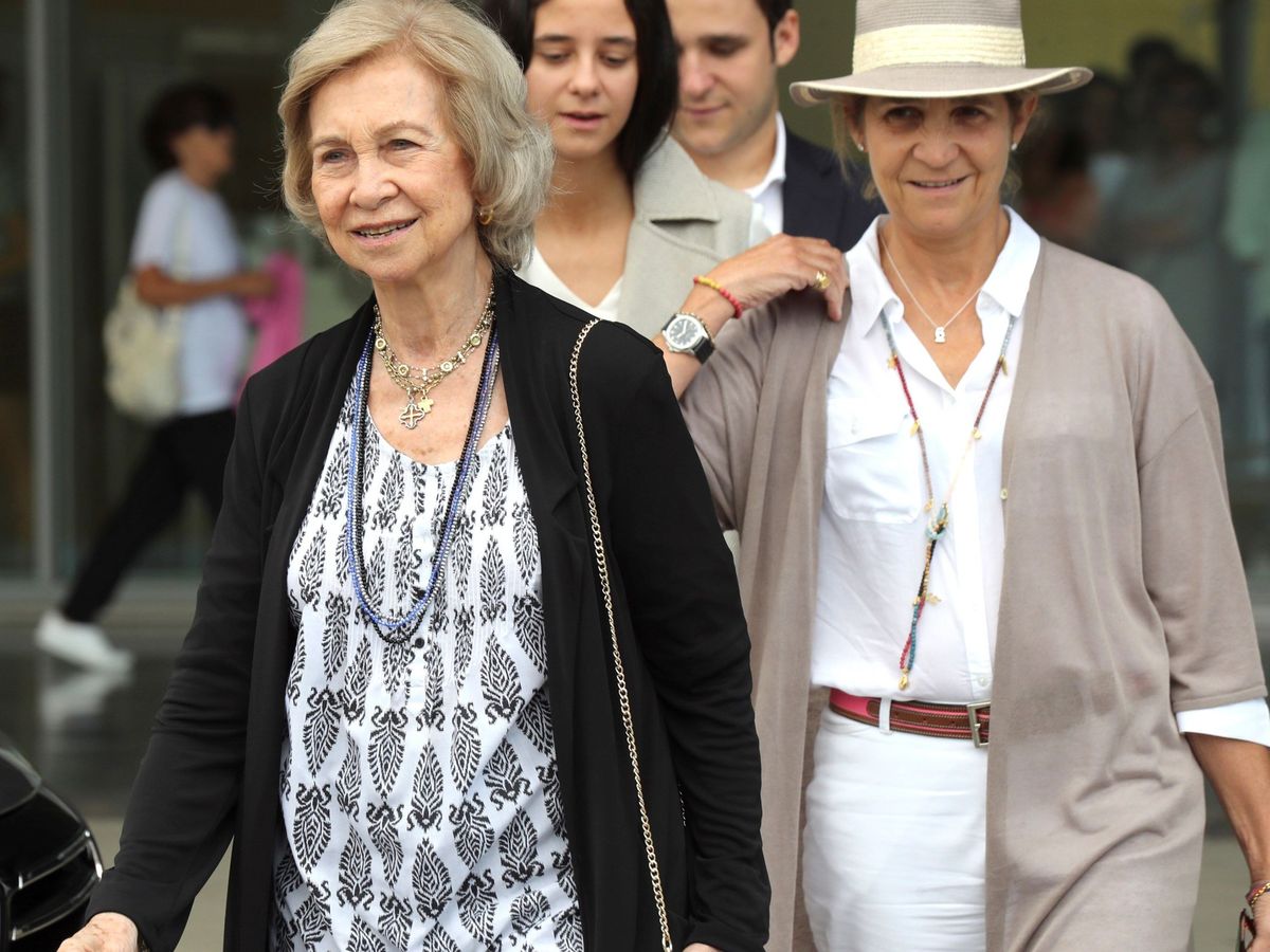 Foto: La reina Sofía junto a la infanta Elena. ( EFE / Kiko Huesca)